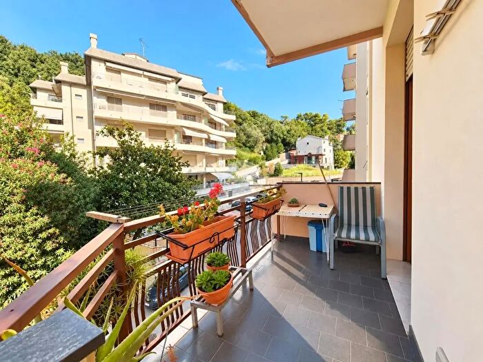 Appartamento quadrilocale in vendita in Via Laviosa, Genova