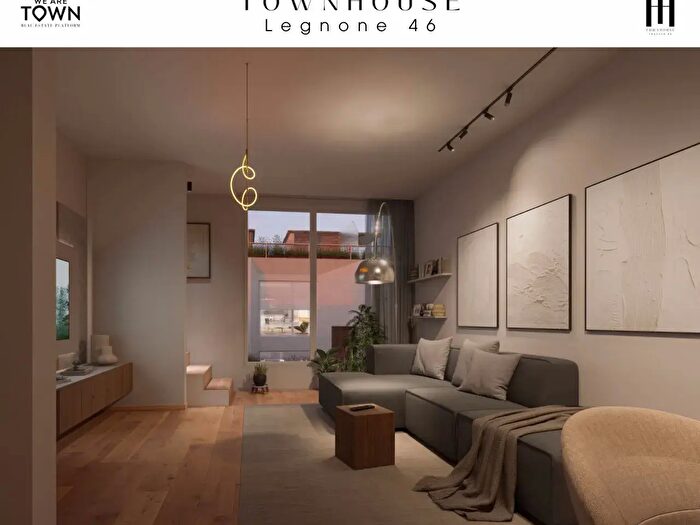 Appartamento trilocale in vendita in Via Legnone, Milano