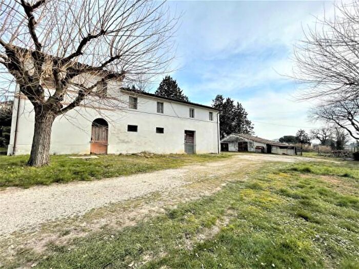 Casa con 6 locali in vendita in Via Arceviese, Ostra