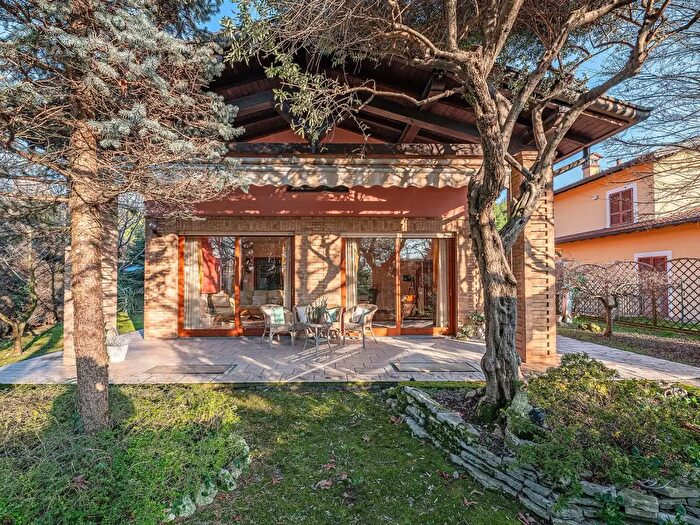 Casa con 5 locali in vendita in Via Gasparotto, Paderno DAdda