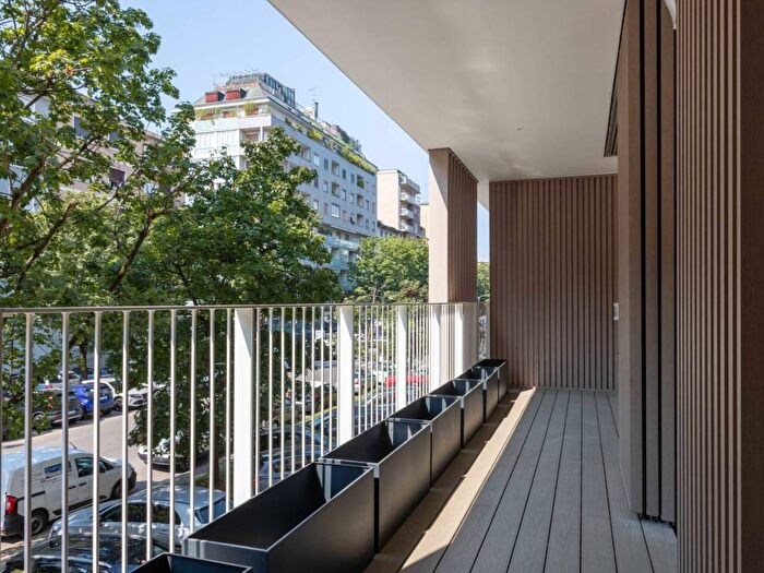 Appartamento trilocale in affitto in Via Roncaglia, Washington, Milano