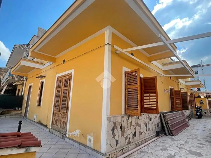 Casa con 5 locali in vendita in Via Teramo, Carini