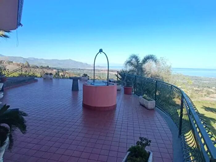 Casa con 6 locali in vendita in Via Scorciavacca Montarsi, Mascali