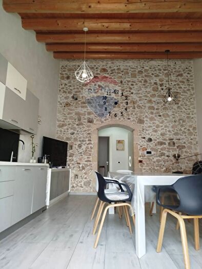 Casa trilocale in vendita in Via Principessa Jolanda, Canicattini Bagni