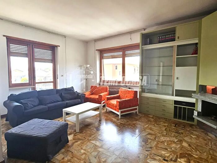 Appartamento con 5 locali in vendita in Via Bussoleno, Collegno