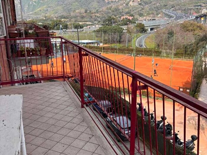 Appartamento bilocale in affitto in via SAN DOMENICO, Vomero, Napoli