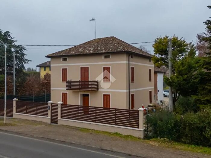 Casa quadrilocale in vendita in Via l da Vinci, Cadelbosco Di Sopra
