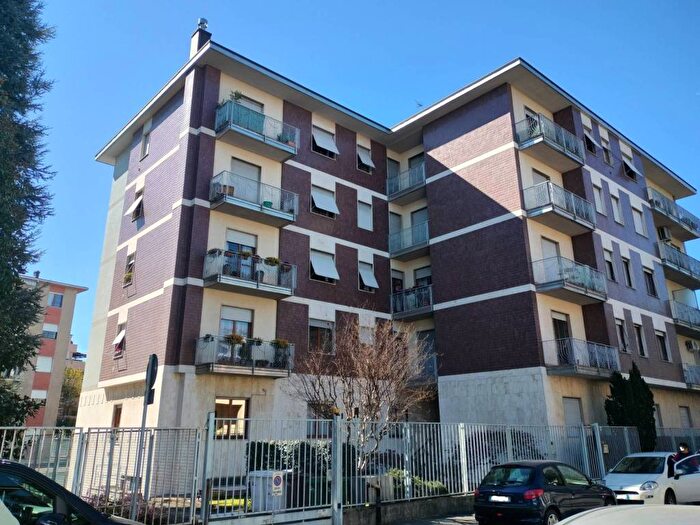 Appartamento bilocale in affitto in Via Cesare Beccaria, Piscina, Legnano