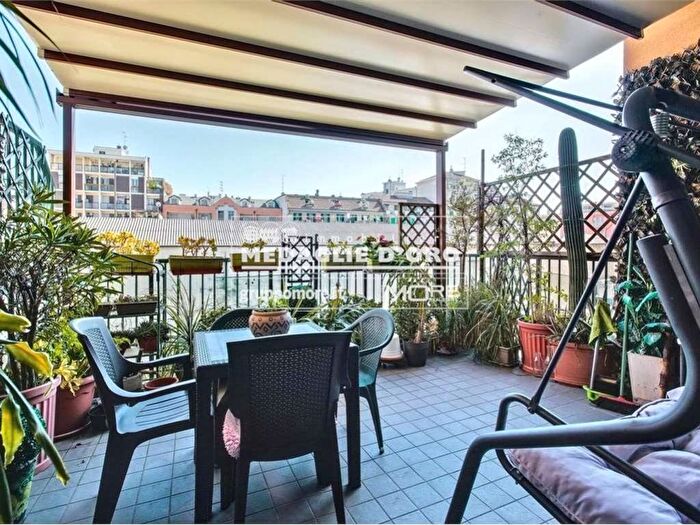 Appartamento con 5 locali in affitto in Via Filippo Baldinucci, Bovisa, Milano