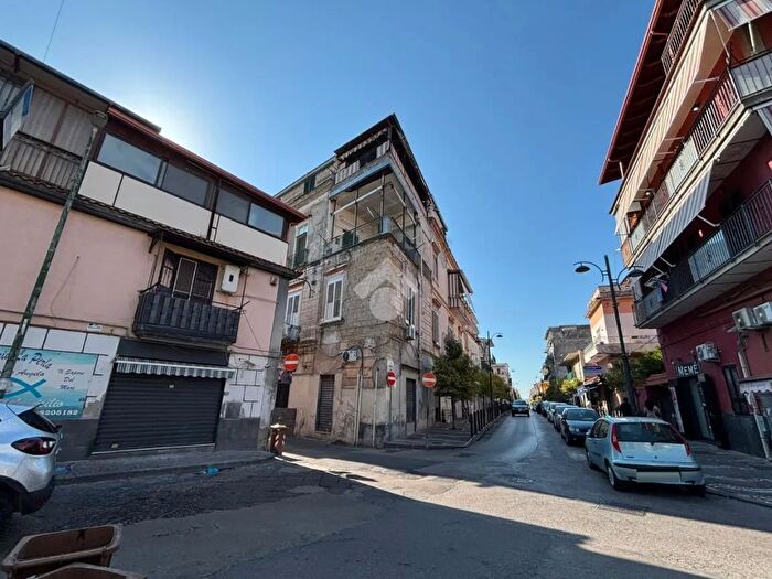 Appartamento quadrilocale in vendita in Via Luigi Martucci, Napoli