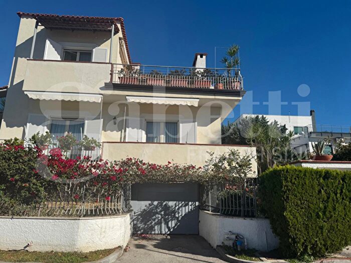 Casa con 6 locali in vendita in Via Montenuovo Licola Patria, Pozzuoli