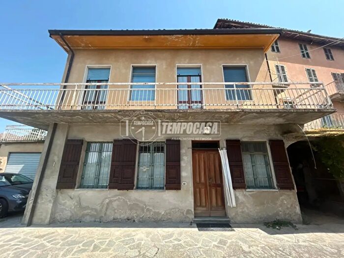 Casa con 7 locali in vendita in Cunico