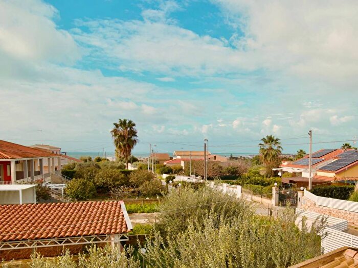 Appartamento quadrilocale in affitto in Via Sorrento, Contrade di Marina di Ragusa, Ragusa