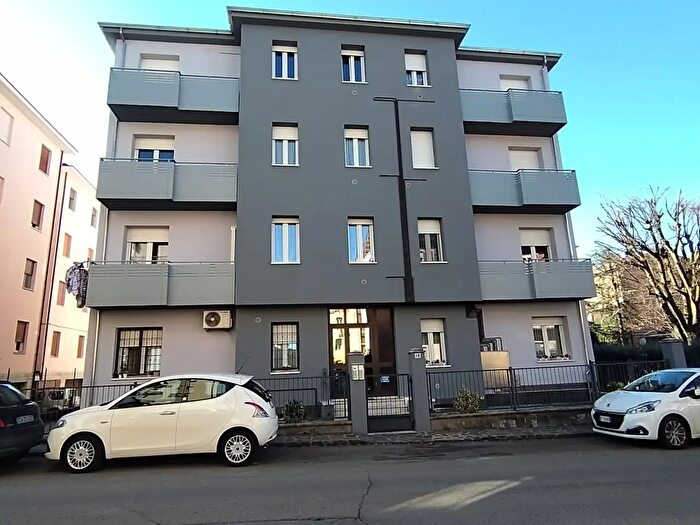 Appartamento con 6 locali in vendita in Viale Fratelli Cairoli, Sassuolo