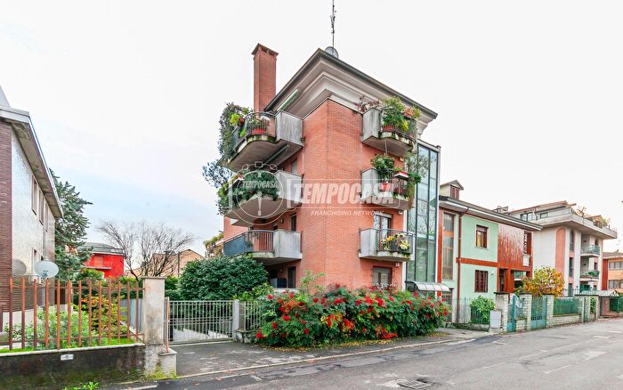 Case in Vendita e in Affitto - 2