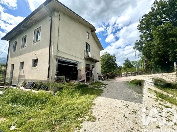 Casa con 8 locali in vendita in Via Rigo, Civitella Del Tronto