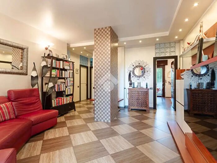 Appartamento trilocale in vendita in Viale Giovanni Suzzani, Milano