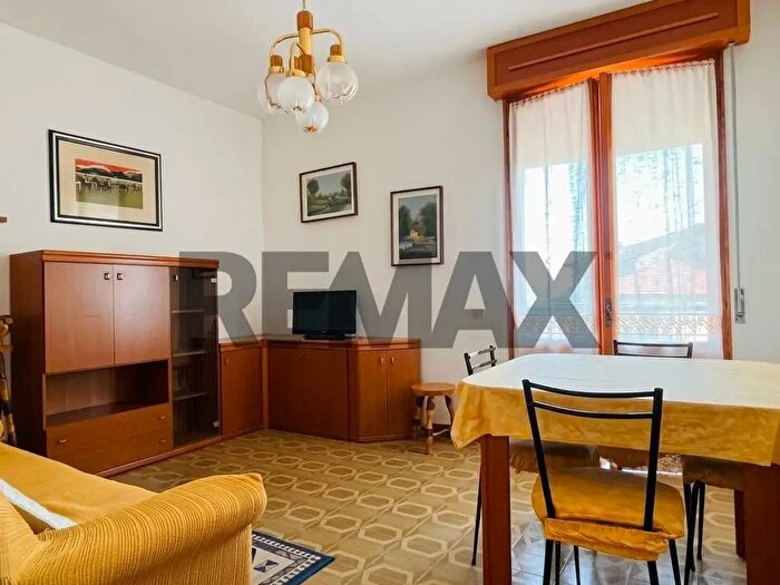 Appartamento bilocale in vendita in Via Borgo Forte, Villa Minozzo