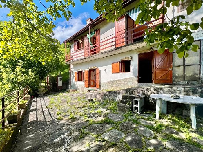 Casa con 7 locali in vendita in Frazione Oldrì, Viu'