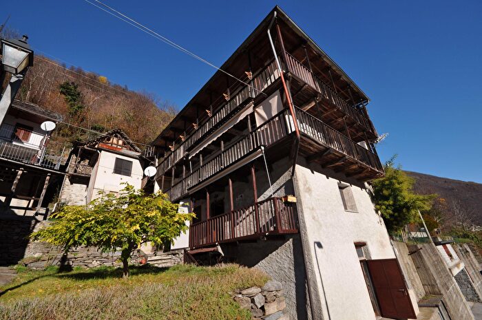 Appartamento quadrilocale in vendita in Via Seppiana, Borgomezzavalle