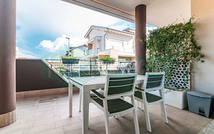 Appartamento trilocale in vendita in Viale della Resistenza, Origgio