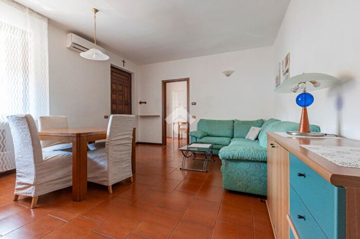 Appartamento trilocale in vendita in Via G Giacchetti, Gorla Minore