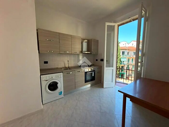 Appartamento trilocale in vendita in Via S Bandini, Firenze