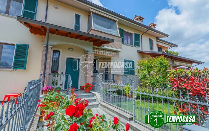 Appartamento trilocale in vendita in Via Federico Subacchi, Gossolengo