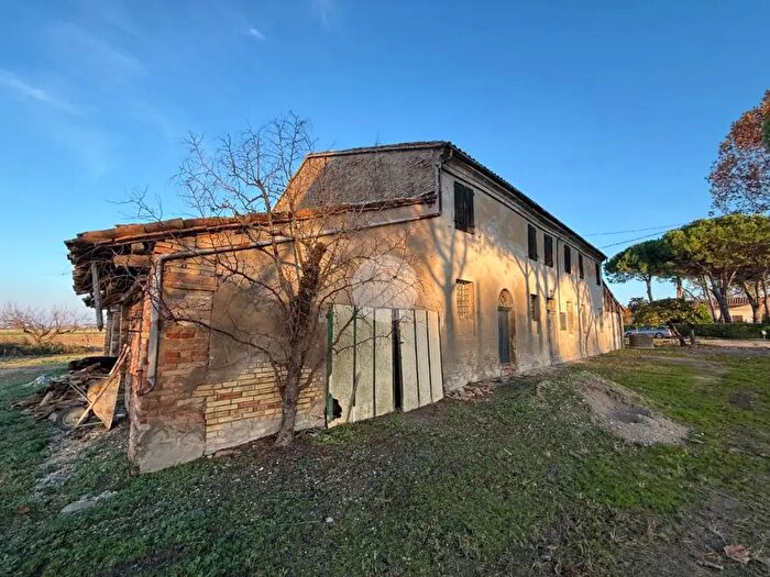 Casa con 8 locali in vendita in Via Camillo Torres, Ravenna