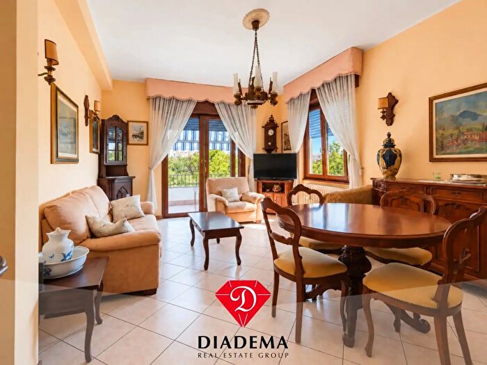 Appartamento quadrilocale in vendita in Via Giovanni XXII, Sumirago