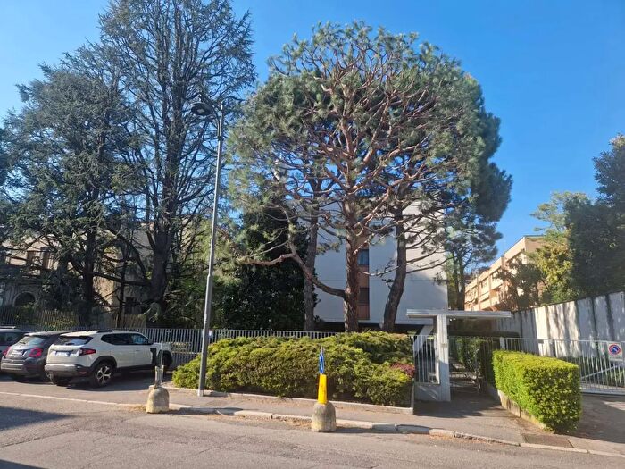 Appartamento con 7 locali in vendita in Corso XX Settembre, Busto Arsizio