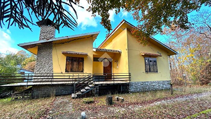 Casa con 5 locali in vendita in Via Mammianese, Marliana