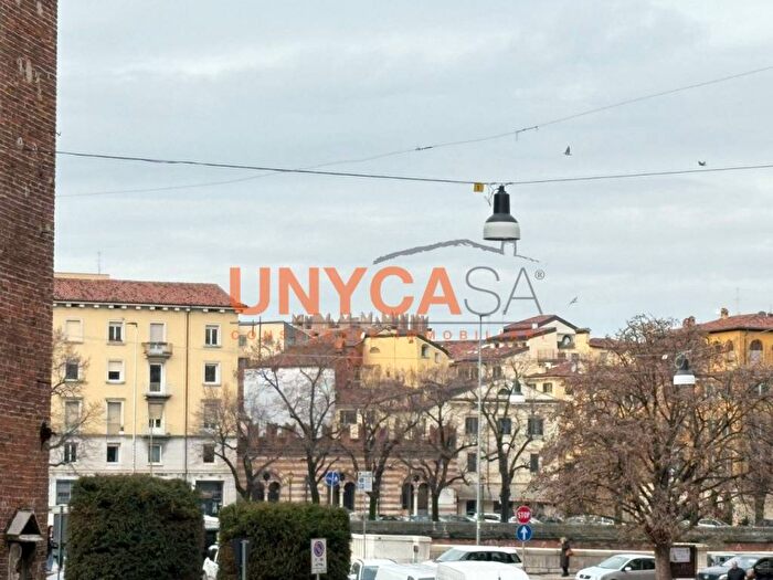 Appartamento con 5 locali in affitto in Piazza San Tomaso, Veronetta, Verona