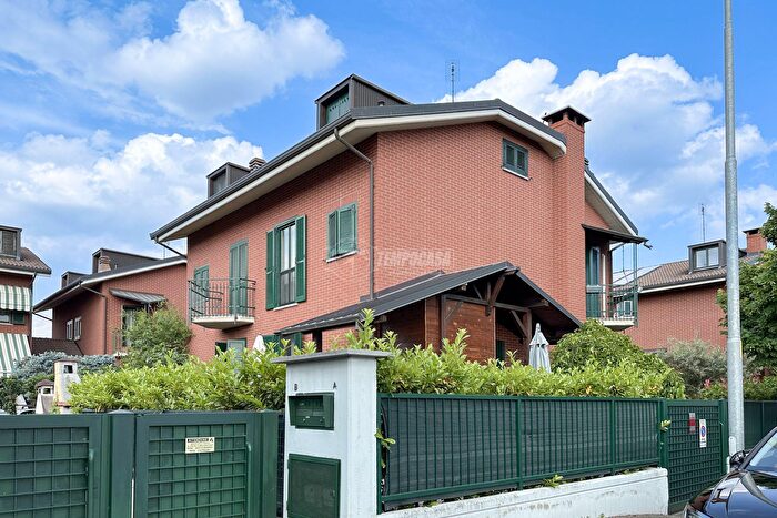 Appartamento con 5 locali in vendita in Via Salvo dAcquisto GerboleZucche, Volvera