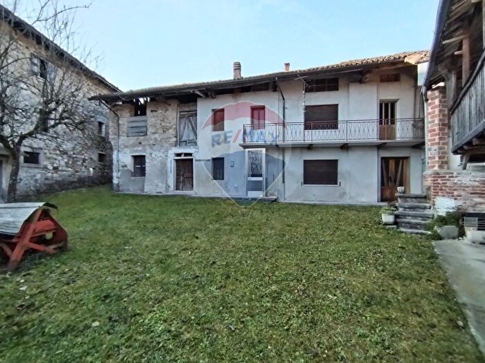 Appartamento con 7 locali in vendita in Via Cesiominore, Cesiomaggiore