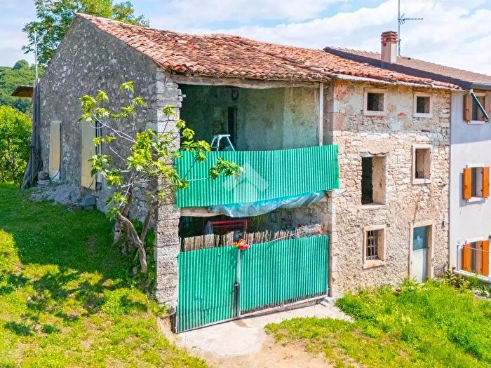 Casa bilocale in vendita in Contrada Mastini, Badia Calavena
