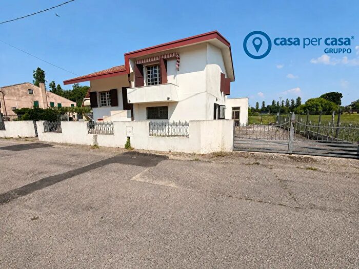 Casa quadrilocale in vendita in Via Caderuschi, Papozze