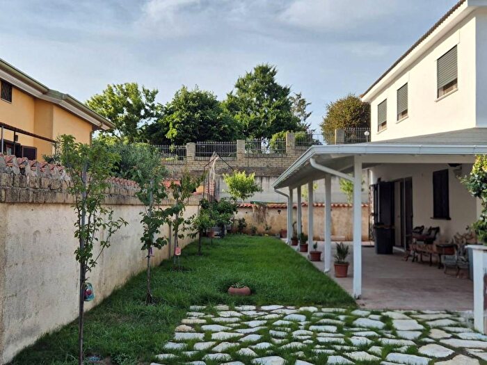 Casa quadrilocale in affitto in Via Cesare Pavese, Villaggio Giornalisti Poggio, Anzio