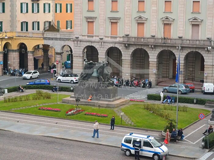 Appartamento trilocale in affitto in Savona