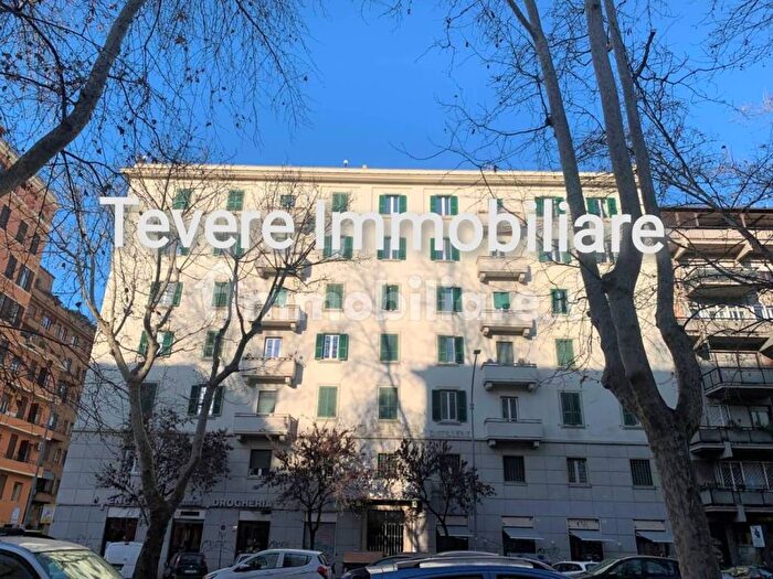 Appartamento trilocale in affitto in Via Ostiense, Ostiense, Roma