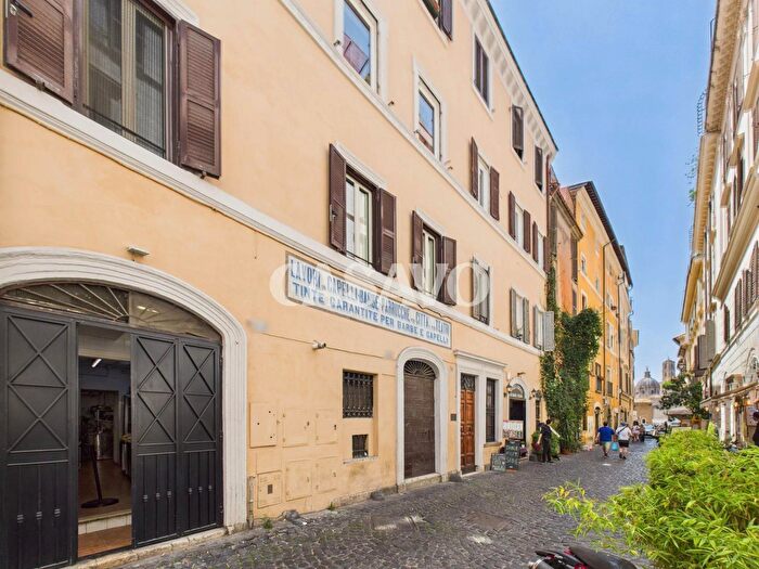 Appartamento quadrilocale in vendita in Roma