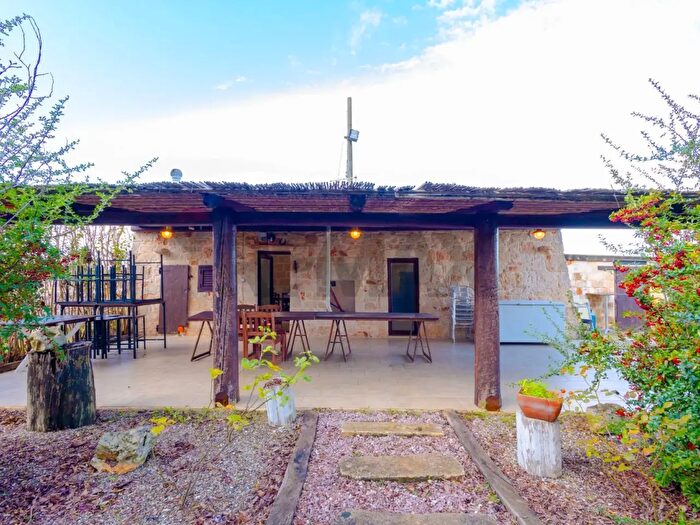 Casa bilocale in vendita in Via AlbeobelloStrada San Giovanni, Martina Franca