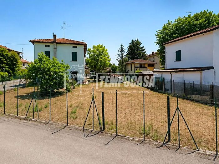 Appartamento quadrilocale in vendita in Strada Albareto, Modena