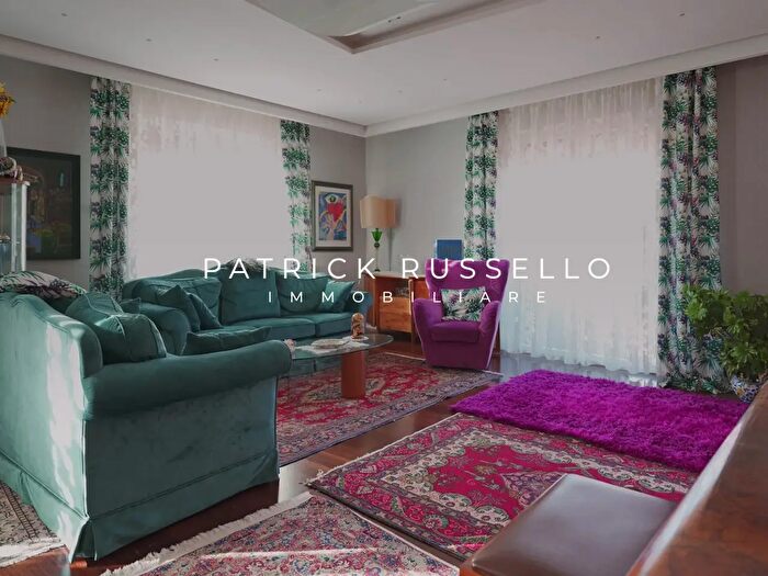 Appartamento con 8 locali in vendita in Via Cattuti, Gela