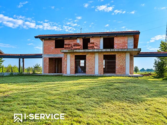 Casa con 5 locali in vendita in Via Fontanaccia, Rimini