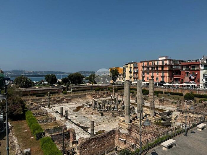Appartamento bilocale in affitto in Via G Pergolesi, Anfiteatro, Pozzuoli