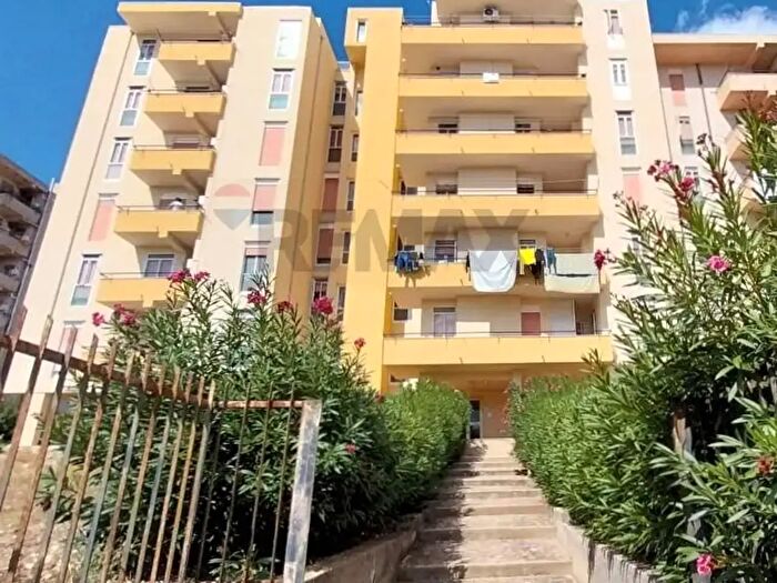 Appartamento con 8 locali in vendita in Ragusa
