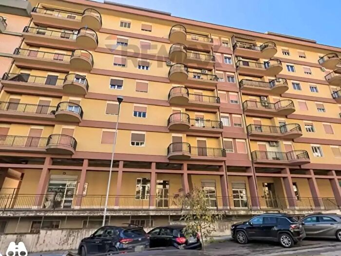 Appartamento con 8 locali in vendita in Via Don Minzoni, Caltanissetta