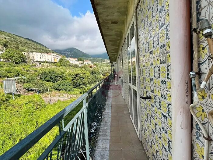 Appartamento quadrilocale in vendita in Via Nuova San Leone, Gragnano