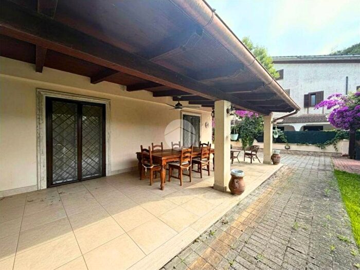 Appartamento quadrilocale in affitto in Porzione di Bifamiliare Via delle Viole, Villaggio Giornalisti Poggio, Anzio